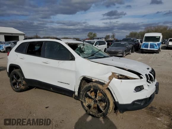 ✅ 2016 Jeep Cherokee Latitude • VIN: 1C4PJMCS1GW218908 • Lot: 52721225. Listed on Copart with 101,510 mi. Free auction sales archive from the USA and detailed vehicle history report at DreamBid. Image 4.
