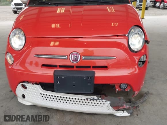 ✅ 2017 FIAT 500e • VIN: 3C3CFFGE2HT546074 • Lot: 42269995. Wystawiony na IAAI z przebiegiem 42 782 mil. Bezpłatny archiwum sprzedaży aukcyjnych z USA i szczegółowy raport historii pojazdu na DreamBid. Zdjęcie 6.