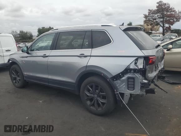 ✅ 2024 Volkswagen Tiguan SE • VIN: 3VVMB7AX3RM105160 • Lot: 86332825. Wystawiony na Copart z przebiegiem 10 661 mil. Bezpłatny archiwum sprzedaży aukcyjnych z USA i szczegółowy raport historii pojazdu na DreamBid. Zdjęcie 2.