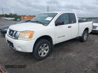 ✅ 2009 Nissan Titan SE • VIN: 1N6AA06C39N308795 • Lot: 43435605. Wystawiony na IAAI z przebiegiem 132 344 mil. Bezpłatny archiwum sprzedaży aukcyjnych z USA i szczegółowy raport historii pojazdu na DreamBid. Zdjęcie 2.