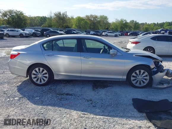 ✅ 2013 Honda Accord EX • VIN: 1HGCR2F71DA103190 • Lot: 41988456. Wystawiony na IAAI z przebiegiem 40 926 mil. Bezpłatny archiwum sprzedaży aukcyjnych z USA i szczegółowy raport historii pojazdu na DreamBid. Zdjęcie 13.