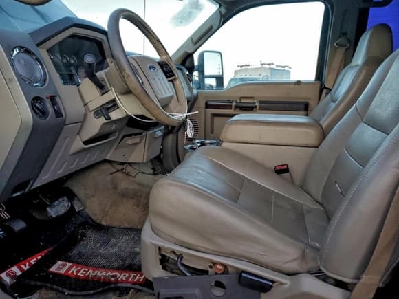 ✅ 2008 Ford F-350 XL • VIN: 1FTWW33R48EA05561 • Lot: 93688265. Wystawiony na Copart z przebiegiem 125 670 mil. Bezpłatny archiwum sprzedaży aukcyjnych z USA i szczegółowy raport historii pojazdu na DreamBid. Zdjęcie 7.