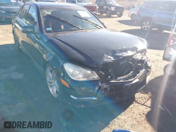 ✅ 2013 Mercedes-Benz C 300 Sport • VIN: WDDGF8ABXDG116305 • Lot: 43720552. Listed on IAAI with 97,409 mi. Free auction sales archive from the USA and detailed vehicle history report at DreamBid. Image 6.