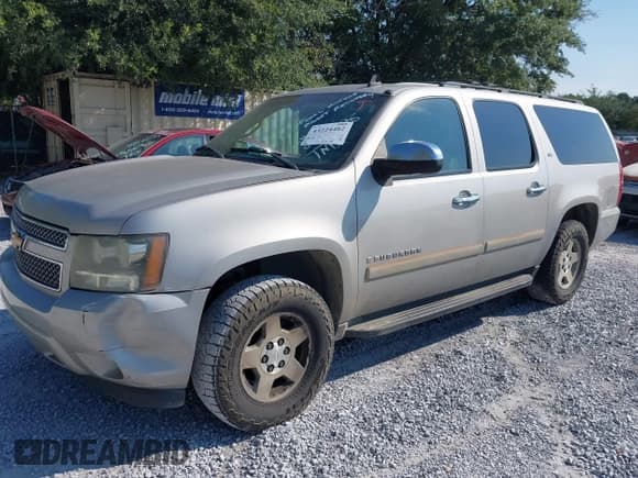 ✅ 2007 Chevrolet Suburban LS • VIN: 3GNFK16337G278898 • Lot: 43224482. Wystawiony na IAAI z przebiegiem 266 211 mil. Bezpłatny archiwum sprzedaży aukcyjnych z USA i szczegółowy raport historii pojazdu na DreamBid. Zdjęcie 2.