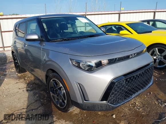 ✅ 2025 Kia Soul EX • VIN: KNDJ33AU8S7923691 • Lot: 42028110. Wystawiony na IAAI z przebiegiem 3 791 mil. Bezpłatny archiwum sprzedaży aukcyjnych z USA i szczegółowy raport historii pojazdu na DreamBid. Zdjęcie 1.