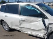 ✅ 2013 Toyota Highlander • VIN: 5TDZK3EH7DS127798 • Lot: 42372808. Listed on IAAI with 176,190 mi. Free auction sales archive from the USA and detailed vehicle history report at DreamBid. Image 18.