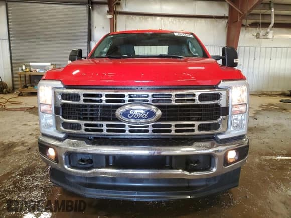 ✅ 2024 Ford F-250 • VIN: 1FT8X2BN5REE73413 • Lot: 49548495. Wystawiony na Copart z przebiegiem 2 900 mil. Bezpłatny archiwum sprzedaży aukcyjnych z USA i szczegółowy raport historii pojazdu na DreamBid. Zdjęcie 5.