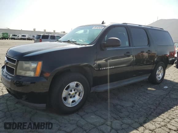 ✅ 2010 Chevrolet Suburban LS • VIN: 1GNUCHE02AR239103 • Lot: 86162425. Listed on Copart with 188,156 mi. Free auction sales archive from the USA and detailed vehicle history report at DreamBid. Image 1.