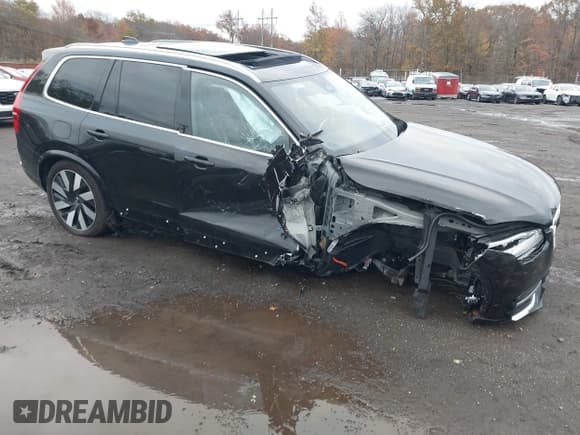 ✅ 2025 Volvo XC90 • VIN: YV4H60JF7S1303761 • Lot: 43584021. Wystawiony na IAAI z przebiegiem 9 510 mil. Bezpłatny archiwum sprzedaży aukcyjnych z USA i szczegółowy raport historii pojazdu na DreamBid. Zdjęcie 1.