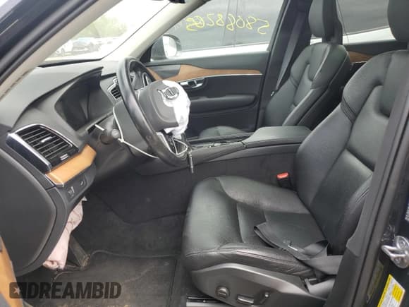 ✅ 2022 Volvo XC90 Momentum • VIN: YV4A22PK2N1821536 • Lot: 58088265. Listed on Copart with 38,458 mi. Free auction sales archive from the USA and detailed vehicle history report at DreamBid. Image 7.