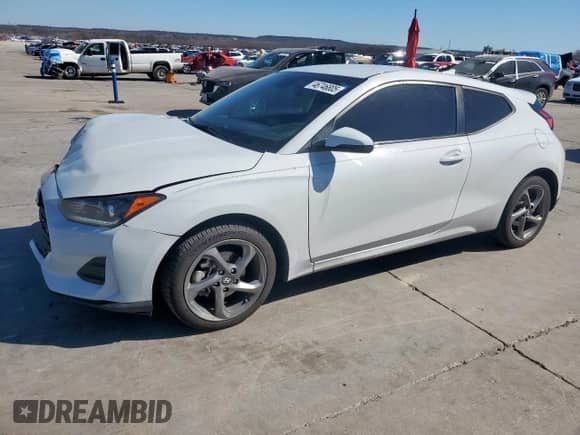 2020 Hyundai Veloster 2.0 z VIN KMHTG6AF3LU028298, wystawiony jako Copart lot #46746805 z przebiegiem 142 192 mil mil oraz Szkoda całkowita • Salvage title. Historia ofert i sprzedaży dostępna na DreamBid. Obrazek 1.