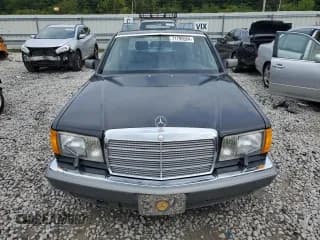 ✅ 1987 Mercedes-Benz 420 SEL • VIN: WDBCA35D6HA331483 • Lot: 71795554. Wystawiony na Copart z przebiegiem 126 557 mil. Bezpłatny archiwum sprzedaży aukcyjnych z USA i szczegółowy raport historii pojazdu na DreamBid. Zdjęcie 5.