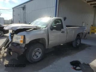 ✅ 2007 Chevrolet Silverado 2500HD Work Truck • VIN: 1GCHC24K07E572023 • Лот: 92369785. Опубликован ранее на Copart с пробегом Не указан. Бесплатный доступ к архиву аукционных продаж из США и подробный отчёт об истории автомобиля на DreamBid. Изображение 1.