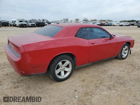 ✅ 2013 Dodge Challenger SXT • VIN: 2C3CDYAG4DH530697 • Lot: 86433284. Wystawiony na Copart z przebiegiem 97 717 mil. Bezpłatny archiwum sprzedaży aukcyjnych z USA i szczegółowy raport historii pojazdu na DreamBid. Zdjęcie 3.