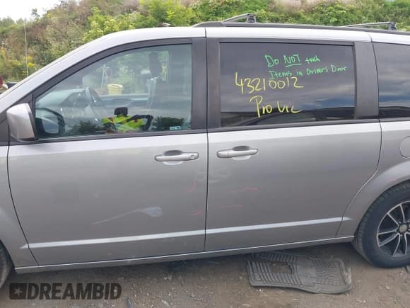 ✅ 2018 Dodge Grand Caravan GT • VIN: 2C4RDGEGXJR285274 • Lot: 43210012. Wystawiony na IAAI z przebiegiem 177 135 mil. Bezpłatny archiwum sprzedaży aukcyjnych z USA i szczegółowy raport historii pojazdu na DreamBid. Zdjęcie 15.