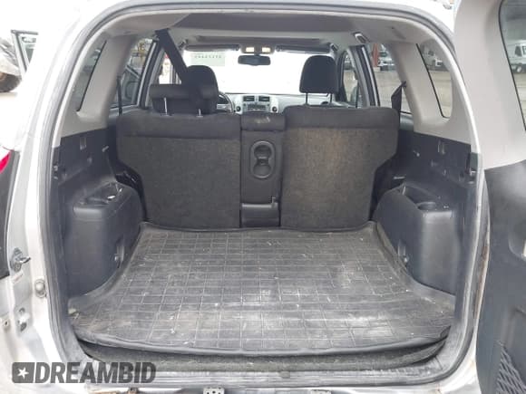 ✅ 2011 Toyota RAV4 Sport • VIN: JTMRK4DV1B5101858 • Lot: 42124449. Listed on IAAI with 168,758 mi. Free auction sales archive from the USA and detailed vehicle history report at DreamBid. Image 18.