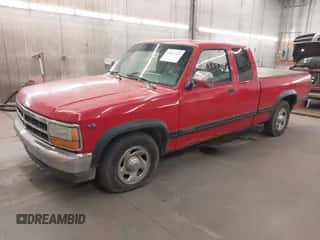 1996 Dodge Dakota z VIN 1B7GL23X5TS515398, wystawiony jako IAAI lot #41837429 z przebiegiem 118 838 mil mil oraz . Historia ofert i sprzedaży dostępna na DreamBid. Obrazek 2.