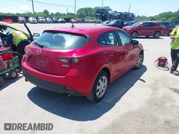 ✅ 2015 Mazda 3 i Sport • VIN: 3MZBM1K72FM193641 • Лот: 42669795. Опубликован ранее на IAAI с пробегом 182 148 миль. Бесплатный доступ к архиву аукционных продаж из США и подробный отчёт об истории автомобиля на DreamBid. Изображение 4.