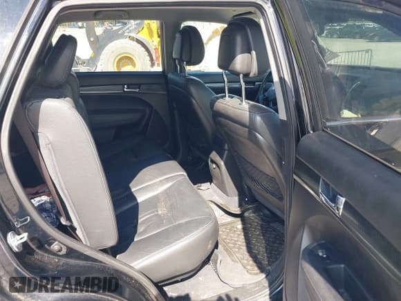 ✅ 2011 Kia Sorento SX • VIN: 5XYKW4A26BG092579 • Лот: 42970594. Опубликован ранее на IAAI с пробегом 178 637 миль. Бесплатный доступ к архиву аукционных продаж из США и подробный отчёт об истории автомобиля на DreamBid. Изображение 8.