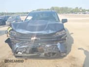 ✅ 2019 Chevrolet Silverado 1500 RST • VIN: 1GCRYEED8KZ353738 • Lot: 40343310. Wystawiony na IAAI z przebiegiem 96 077 mil. Bezpłatny archiwum sprzedaży aukcyjnych z USA i szczegółowy raport historii pojazdu na DreamBid. Zdjęcie 6.