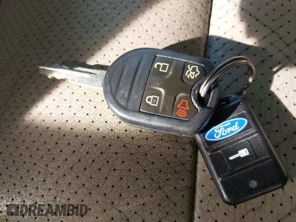 ✅ 2013 Ford Expedition Max Limited • VIN: 1FMJK2A50DEF23012 • Lot: 43803168. Wystawiony na IAAI z przebiegiem 158 362 mil. Bezpłatny archiwum sprzedaży aukcyjnych z USA i szczegółowy raport historii pojazdu na DreamBid. Zdjęcie 11.