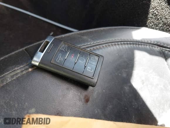 2014 Chevrolet Corvette Z51 3LT z VIN 1G1YM3D7XE5120603, wystawiony jako IAAI lot #42313984 z przebiegiem 64 199 mil mil oraz . Historia ofert i sprzedaży dostępna na DreamBid. Obrazek 11.