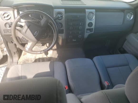 ✅ 2014 Ford F-150 XL • VIN: 1FTEX1EM2EFC11059 • Lot: 82229055. Wystawiony na Copart z przebiegiem 235 488 mil. Bezpłatny archiwum sprzedaży aukcyjnych z USA i szczegółowy raport historii pojazdu na DreamBid. Zdjęcie 8.