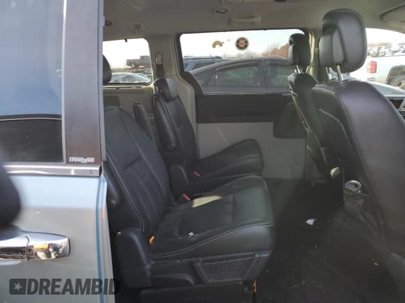 ✅ 2010 Chrysler Town & Country Touring Plus • VIN: 2A4RR8D15AR377021 • Lot: 92682835. Wystawiony na Copart z przebiegiem 151 032 mil. Bezpłatny archiwum sprzedaży aukcyjnych z USA i szczegółowy raport historii pojazdu na DreamBid. Zdjęcie 11.