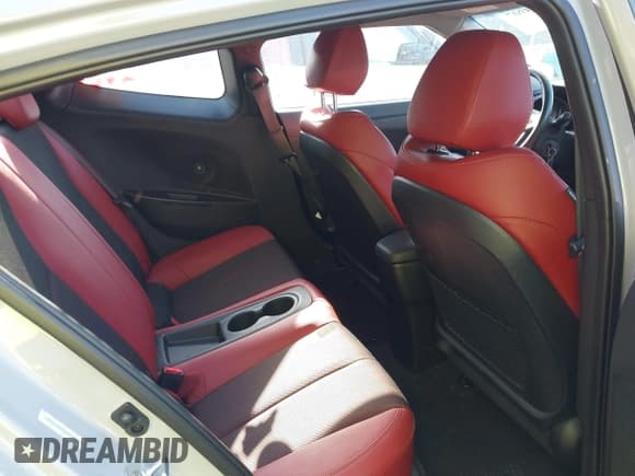 ✅ 2014 Hyundai Veloster Turbo • VIN: KMHTC6AE8EU204087 • Lot: 42105907. Wystawiony na IAAI z przebiegiem 21 685 mil. Bezpłatny archiwum sprzedaży aukcyjnych z USA i szczegółowy raport historii pojazdu na DreamBid. Zdjęcie 8.