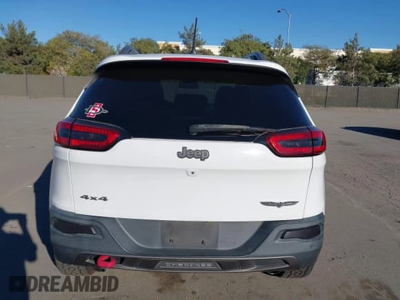 ✅ 2016 Jeep Cherokee Trailhawk • VIN: 1C4PJMBS5GW317149 • Лот: 43487436. Опубликован ранее на IAAI с пробегом 94 116 миль. Бесплатный доступ к архиву аукционных продаж из США и подробный отчёт об истории автомобиля на DreamBid. Изображение 16.