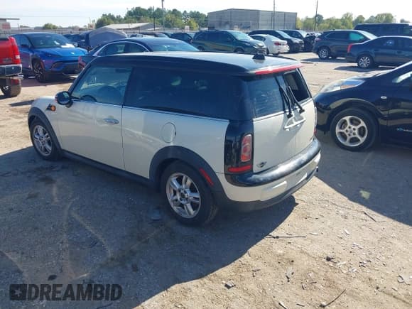 ✅ 2012 MINI Clubman • VIN: WMWZF3C51CT190356 • Lot: 43844646. Wystawiony na IAAI z przebiegiem Nie podano. Bezpłatny archiwum sprzedaży aukcyjnych z USA i szczegółowy raport historii pojazdu na DreamBid. Zdjęcie 3.
