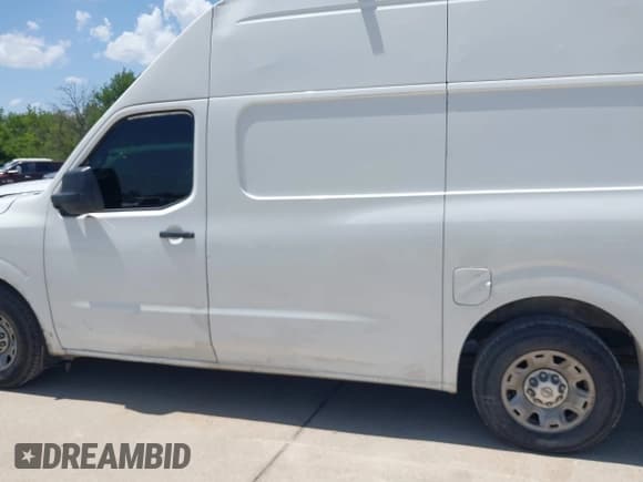 ✅ 2014 Nissan NV S • VIN: 1N6BF0LX2EN108739 • Lot: 42597404. Listed on IAAI with 253,633 mi. Free auction sales archive from the USA and detailed vehicle history report at DreamBid. Image 14.