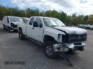 ✅ 2013 Chevrolet Silverado 2500HD Work Truck • VIN: 1GC2KVCGXDZ405969 • Lot: 43391824. Wystawiony na IAAI z przebiegiem Nie podano. Bezpłatny archiwum sprzedaży aukcyjnych z USA i szczegółowy raport historii pojazdu na DreamBid. Zdjęcie 1.
