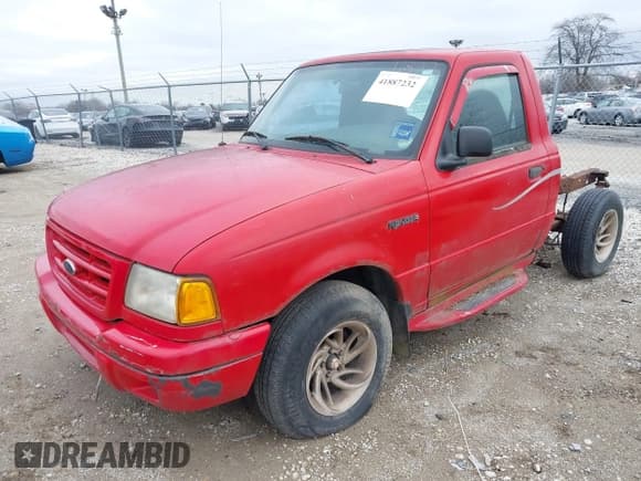 ✅ 2001 Ford Ranger XL • VIN: 1FTYR10C41PA19796 • Lot: 41887232. Wystawiony na IAAI z przebiegiem 216 483 mil. Bezpłatny archiwum sprzedaży aukcyjnych z USA i szczegółowy raport historii pojazdu na DreamBid. Zdjęcie 2.