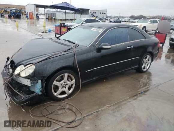 ✅ 2005 Mercedes-Benz CLK 500 • VIN: WDBTJ75J05F138614 • Lot: 44733355. Listed on Copart with 113,866 mi. Free auction sales archive from the USA and detailed vehicle history report at DreamBid. Image 1.