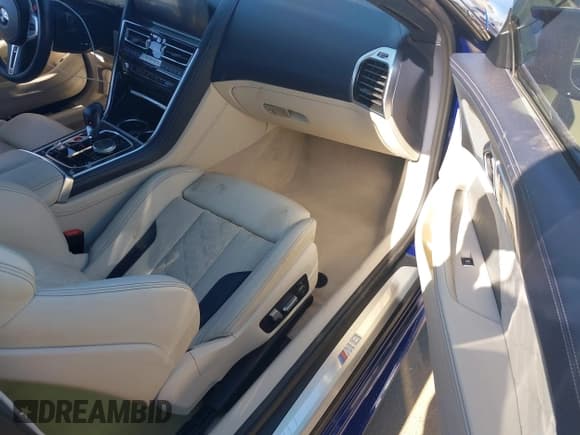 ✅ 2020 BMW M8 • VIN: WBSAE0C06LCD53214 • Lot: 38301455. Wystawiony na IAAI z przebiegiem 20 410 mil. Bezpłatny archiwum sprzedaży aukcyjnych z USA i szczegółowy raport historii pojazdu na DreamBid. Zdjęcie 5.