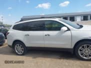 ✅ 2015 Chevrolet Traverse LT • VIN: 1GNKRGKD2FJ171074 • Lot: 43376088. Wystawiony na IAAI z przebiegiem 181 506 mil. Bezpłatny archiwum sprzedaży aukcyjnych z USA i szczegółowy raport historii pojazdu na DreamBid. Zdjęcie 13.