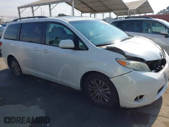 ✅ 2017 Toyota Sienna XLE Auto Access Seat • VIN: 5TDYZ3DC6HS797183 • Lot: 42907119. Listed on IAAI with 244,878 mi. Free auction sales archive from the USA and detailed vehicle history report at DreamBid. Image 1.