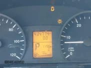 ✅ 2011 Mercedes-Benz Sprinter Cargo • VIN: WD3PE8CB6B5562237 • Lot: 43451045. Wystawiony na IAAI z przebiegiem 434 774 mil. Bezpłatny archiwum sprzedaży aukcyjnych z USA i szczegółowy raport historii pojazdu na DreamBid. Zdjęcie 7.