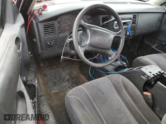 ✅ 2002 Dodge Dakota • VIN: 1B7FL16X92S669659 • Lot: 86835994. Wystawiony na Copart z przebiegiem 134 893 mil. Bezpłatny archiwum sprzedaży aukcyjnych z USA i szczegółowy raport historii pojazdu na DreamBid. Zdjęcie 8.