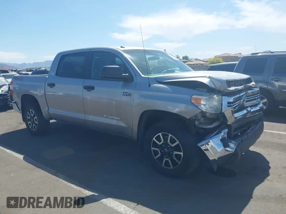 ✅ 2016 Toyota Tundra SR5 • VIN: 5TFDW5F11GX494190 • Лот: 42095685. Опубликован ранее на IAAI с пробегом 219 680 миль. Бесплатный доступ к архиву аукционных продаж из США и подробный отчёт об истории автомобиля на DreamBid. Изображение 1.