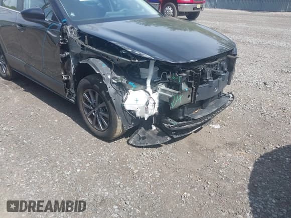 ✅ 2024 Mazda CX-30 S • VIN: 3MVDMBAM2RM627522 • Lot: 42117647. Listed on IAAI with 9,935 mi. Free auction sales archive from the USA and detailed vehicle history report at DreamBid. Image 6.