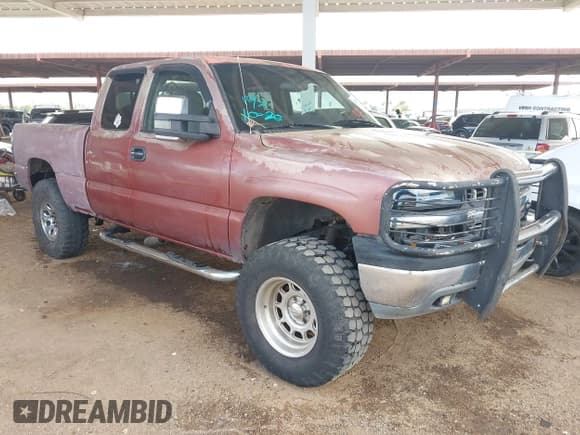 ✅ 1999 Chevrolet Silverado 1500 LS • VIN: 1GCEK19T7XE172607 • Lot: 43504401. Listed on IAAI with 264,414 mi. Free auction sales archive from the USA and detailed vehicle history report at DreamBid. Image 1.