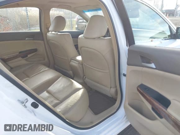 ✅ 2009 Honda Accord EX-L • VIN: 1HGCP26839A012086 • Lot: 43675931. Listed on IAAI with 177,232 mi. Free auction sales archive from the USA and detailed vehicle history report at DreamBid. Image 8.