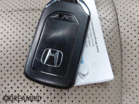 ✅ 2016 Honda Civic EX-L • VIN: 2HGFC3B70GH350393 • Лот: 41466495. Опубликован ранее на IAAI с пробегом 135 892 миль. Бесплатный доступ к архиву аукционных продаж из США и подробный отчёт об истории автомобиля на DreamBid. Изображение 11.