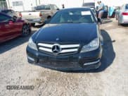 ✅ 2013 Mercedes-Benz C 250 • VIN: WDDGJ4HB9DF970401 • Lot: 41981575. Wystawiony na IAAI z przebiegiem 152 080 mil. Bezpłatny archiwum sprzedaży aukcyjnych z USA i szczegółowy raport historii pojazdu na DreamBid. Zdjęcie 6.