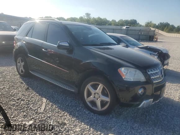 ✅ 2009 Mercedes-Benz M 550 • VIN: 4JGBB72E79A521000 • Lot: 64460815. Wystawiony na Copart z przebiegiem 142 893 mil. Bezpłatny archiwum sprzedaży aukcyjnych z USA i szczegółowy raport historii pojazdu na DreamBid. Zdjęcie 4.