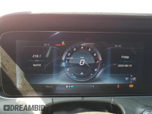 ✅ 2017 Mercedes-Benz E 300 Luxury • VIN: WDDZF4KB8HA252408 • Лот: 68177615. Опубликован ранее на Copart с пробегом 96 970 миль. Бесплатный доступ к архиву аукционных продаж из США и подробный отчёт об истории автомобиля на DreamBid. Изображение 9.