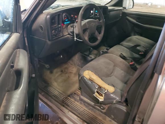 ✅ 2003 Chevrolet Silverado 2500HD Work Truck • VIN: 1GCHK24U43E132966 • Лот: 90258455. Опубликован ранее на Copart с пробегом 146 935 миль. Бесплатный доступ к архиву аукционных продаж из США и подробный отчёт об истории автомобиля на DreamBid. Изображение 8.
