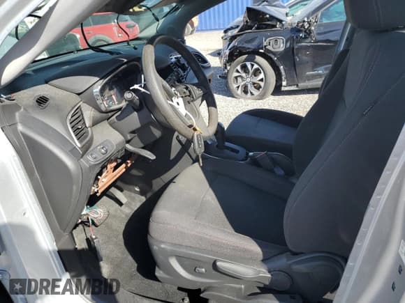 ✅ 2022 Chevrolet Trax LS • VIN: KL7CJNSM8NB551339 • Lot: 86807785. Listed on Copart with 26,783 mi. Free auction sales archive from the USA and detailed vehicle history report at DreamBid. Image 7.
